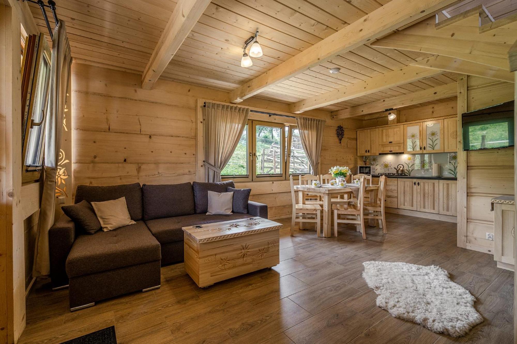 Chalet Szarotka, Rozeta I Parzenica Ratulow