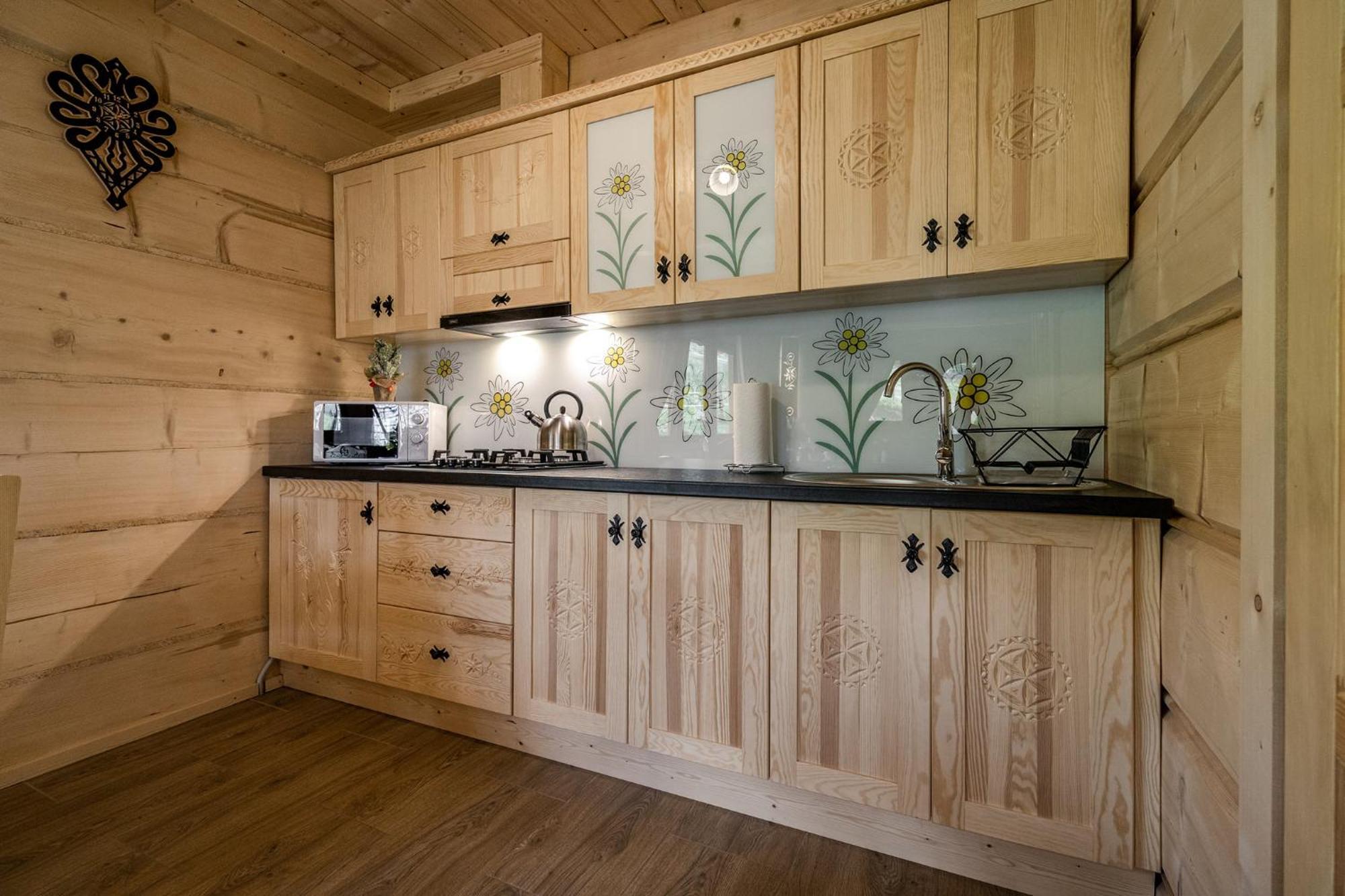 Chalet Szarotka, Rozeta I Parzenica