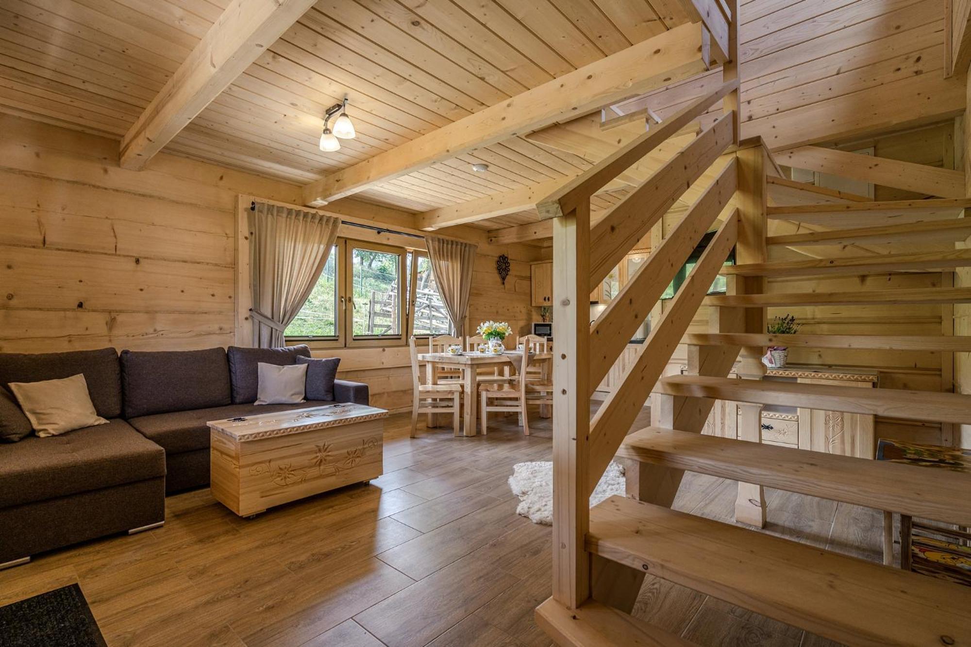 Chalet Szarotka, Rozeta I Parzenica Ratulow