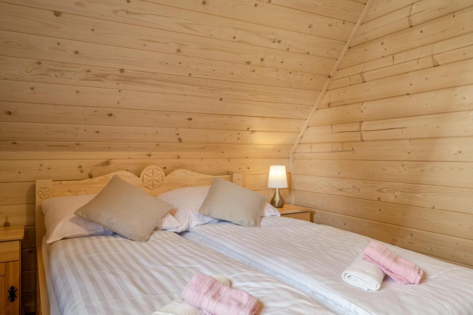 Chalet Szarotka, Rozeta I Parzenica Ratulow